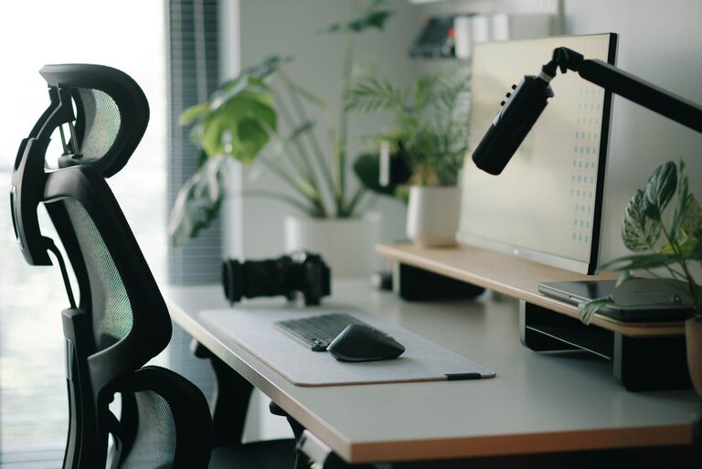 How to Create a Comfortable and Productive Home Office